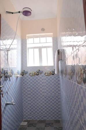 Bathroom - Stay.Plus Naivasha Holiday Maisonette (Naivasha)