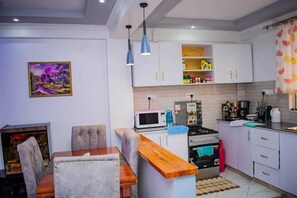 24-inch plasma TV with digital channels, TV - Stay.Plus Nanyuki Apartment (Nanyuki)