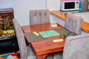 Dining - Stay.Plus Nanyuki Apartment (Nanyuki)