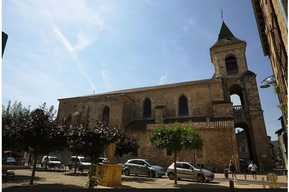 SAINT CERE: LARGE T3 IDEALLY LOCATED