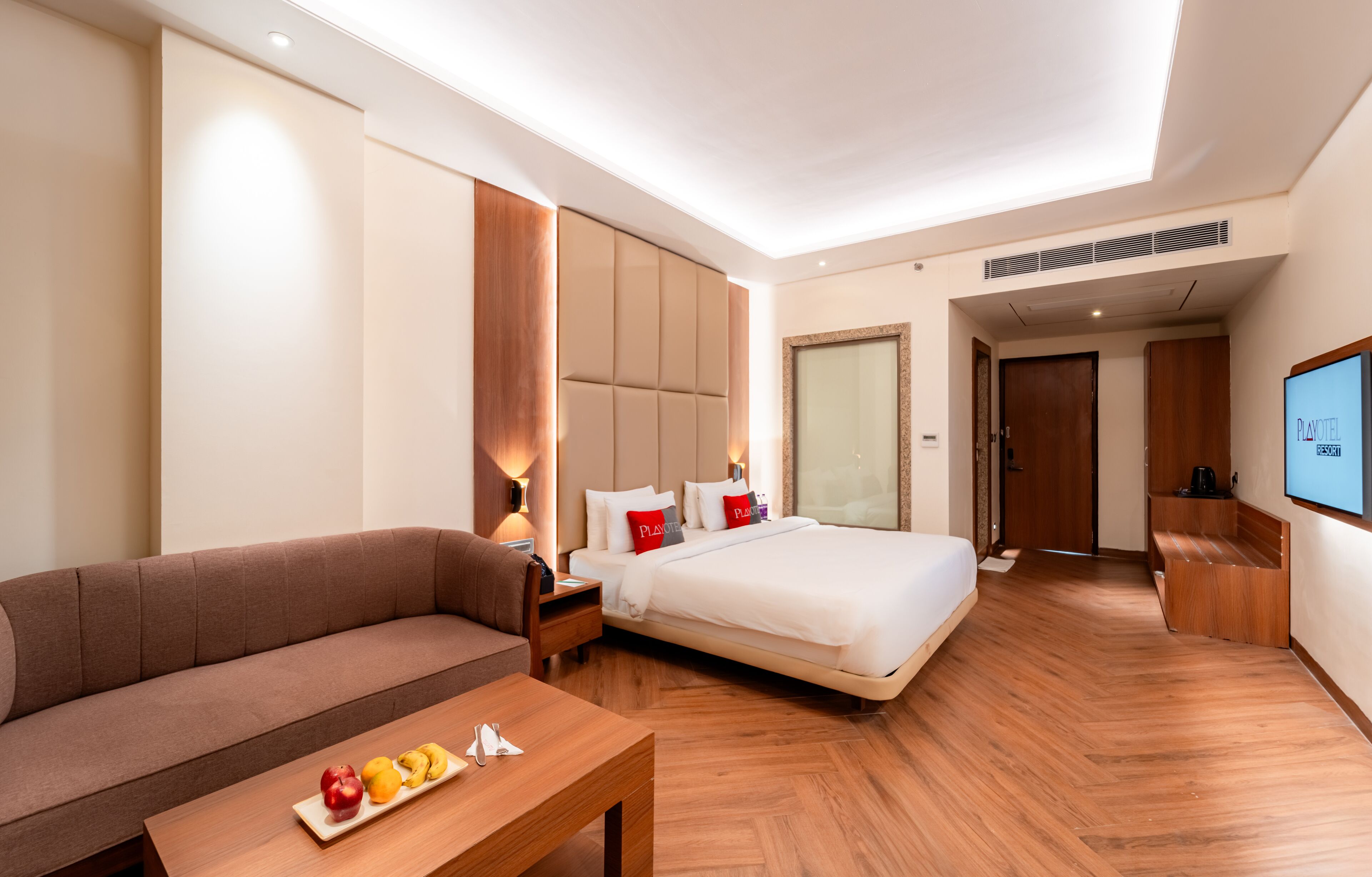 Desk, laptop workspace, free WiFi, bed sheets