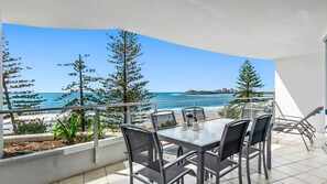 تناول الطعام بالخارج