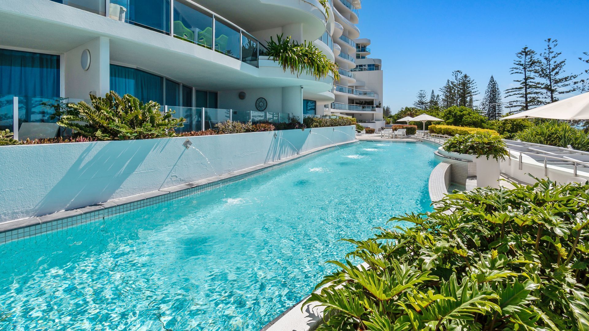 Sirocco 507 by G1 Holidays - Two Bedroom Beachfront Oveanview Apartment in Sirocco Resort — image 3