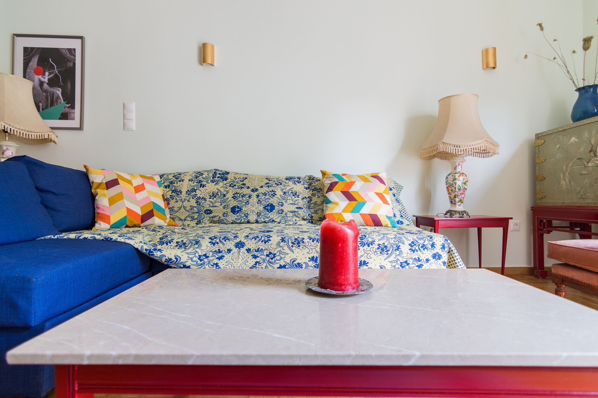 Iphigenia 2 bedroom retro downtown apartment