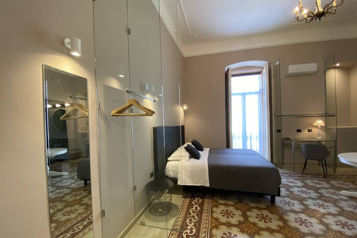Deluxe Double or Twin Room | In-room safe, desk, free WiFi, bed sheets