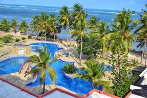 Kolam renang outdoor