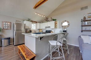 Interior - Reeds Spring Retreat w/ Lakeview Deck + Grill (Reeds Spring)