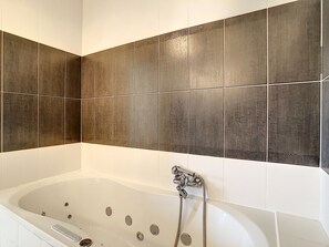 Shower, jetted tub