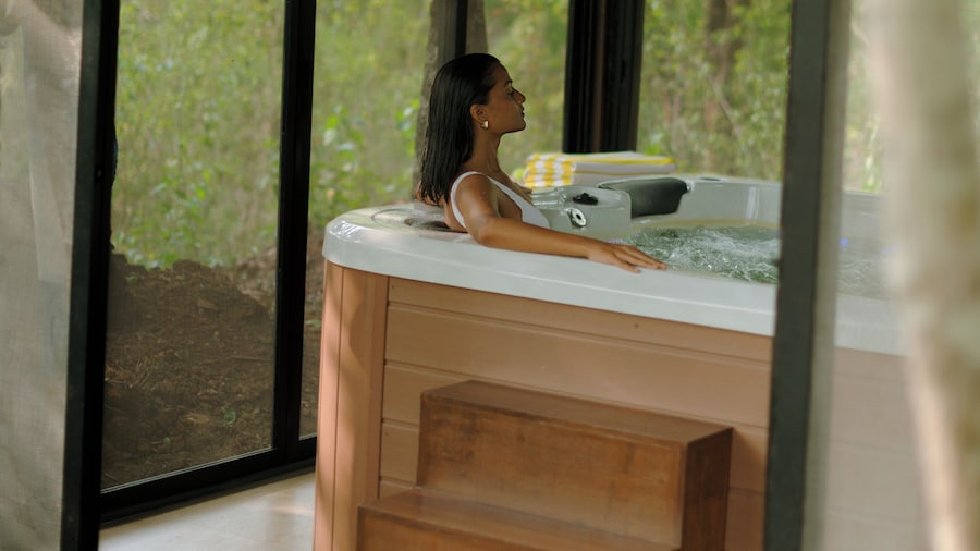 ザ ポストカード ハイダウェイ ネトラバリ ゴア