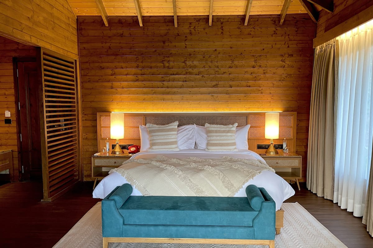 Premier Room | 1 bedroom, premium bedding, iron/ironing board, free WiFi