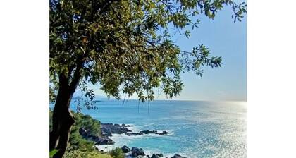 Floresta Castle for 6 people sea view
