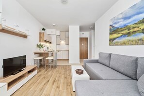 TV - Modern Apartment with Terrace | Private Parking (Wroclaw)