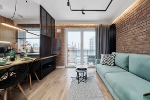 TV - Modern Apartment in Wroclaw | Balcony and Parking (Wroclaw)