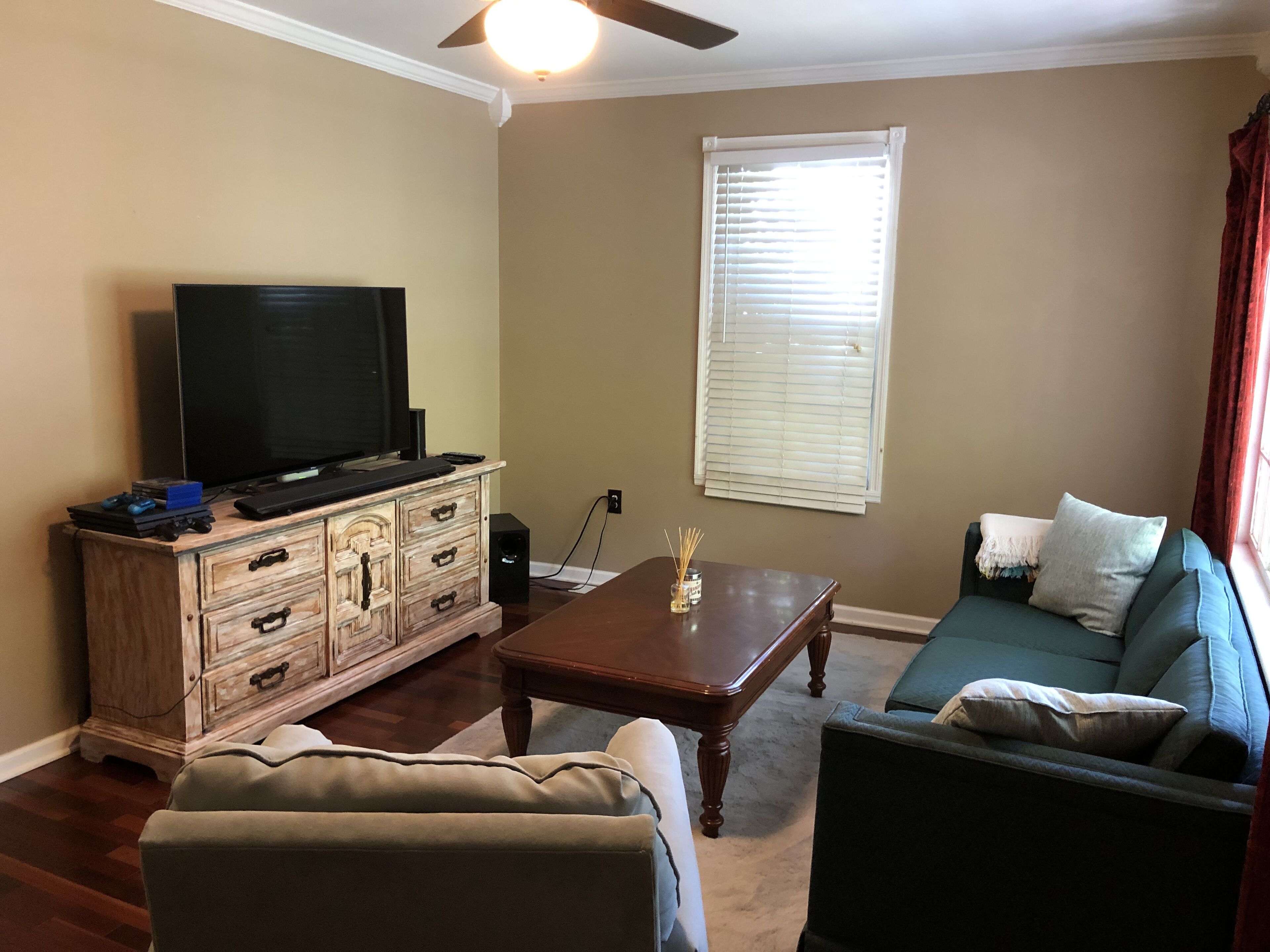 Craftsman Bungalow at the park, 5 mins from downtown