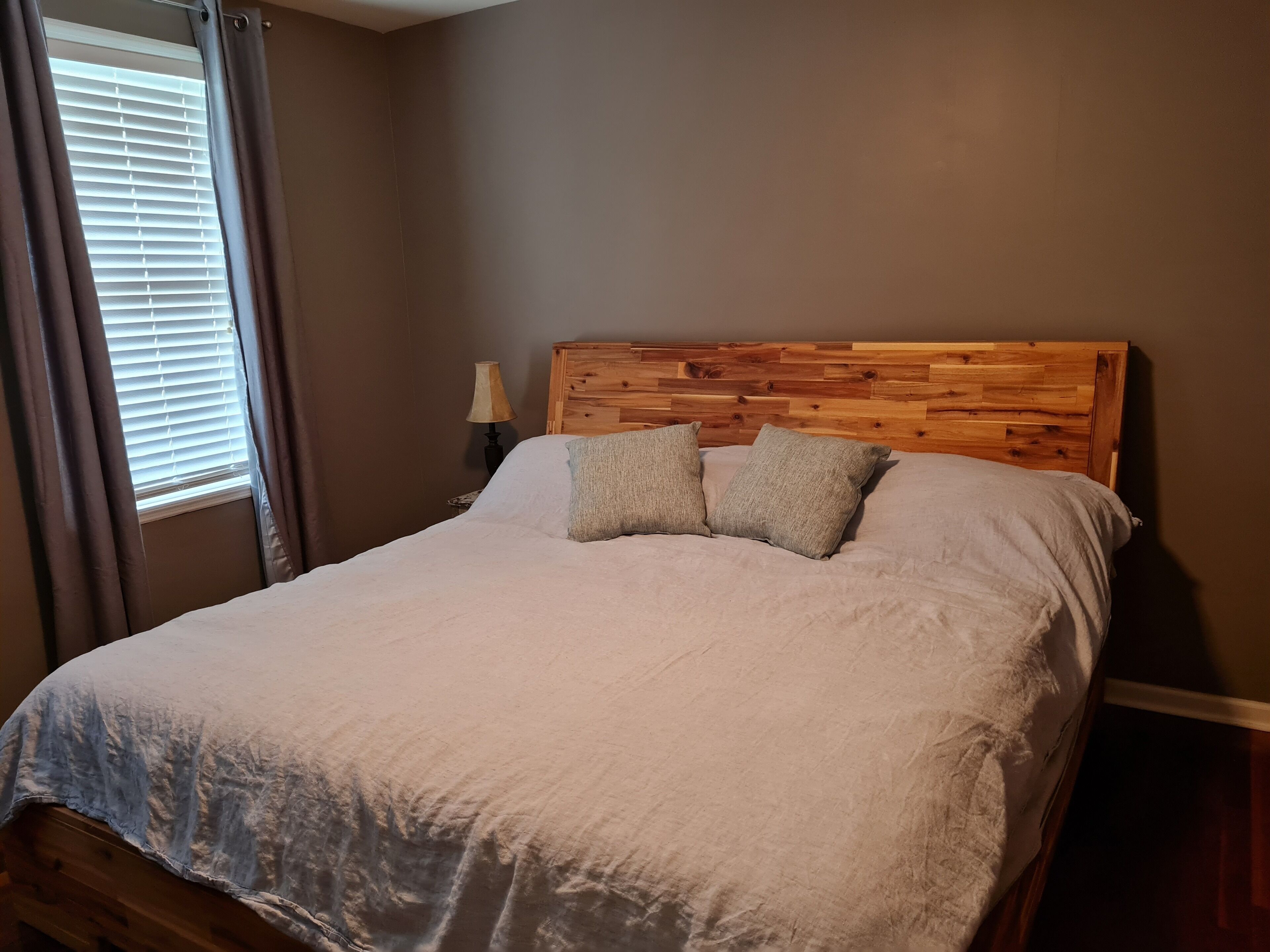 Craftsman Bungalow at the park, 5 mins from downtown