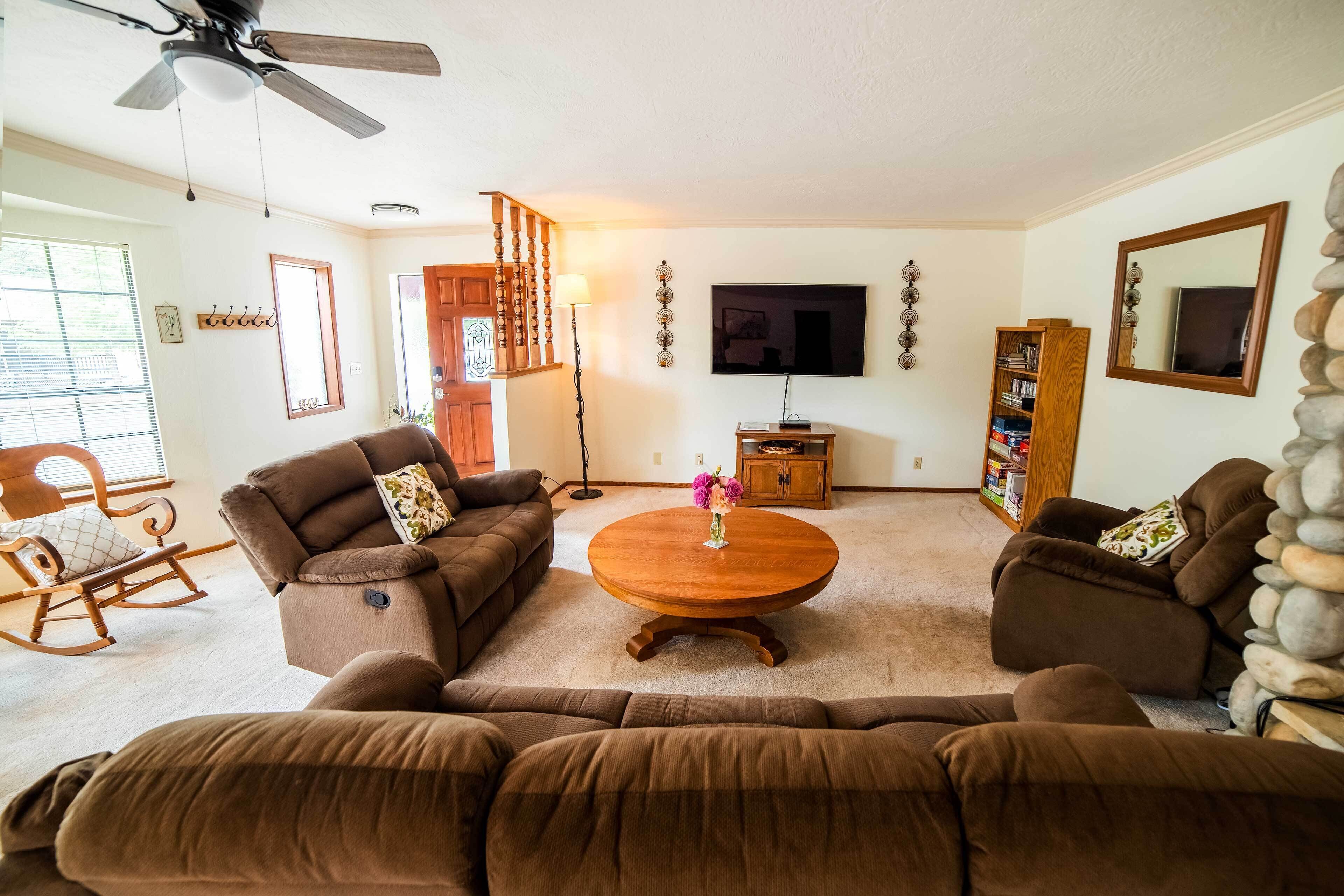 Rustic Groveland Home: Private Hot Tub & Deck