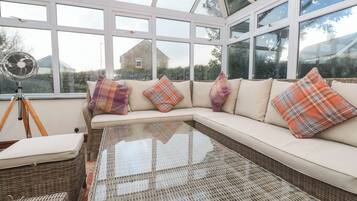 Cottage | Living area