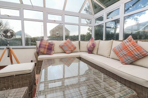 Cottage | Living area