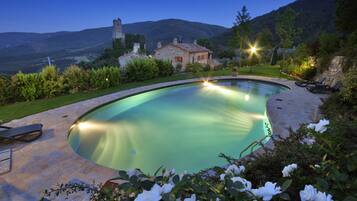 Piscine extérieure