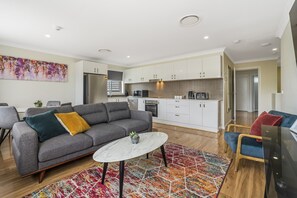 Family Apartment | Living room - Jesmond Short Stay Apartments (Jesmond)