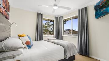 Family Apartment | 2 bedrooms, blackout curtains, iron/ironing board, free WiFi