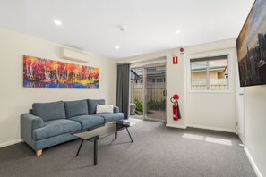 Family Apartment | Living room - Jesmond Short Stay Apartments (Jesmond)