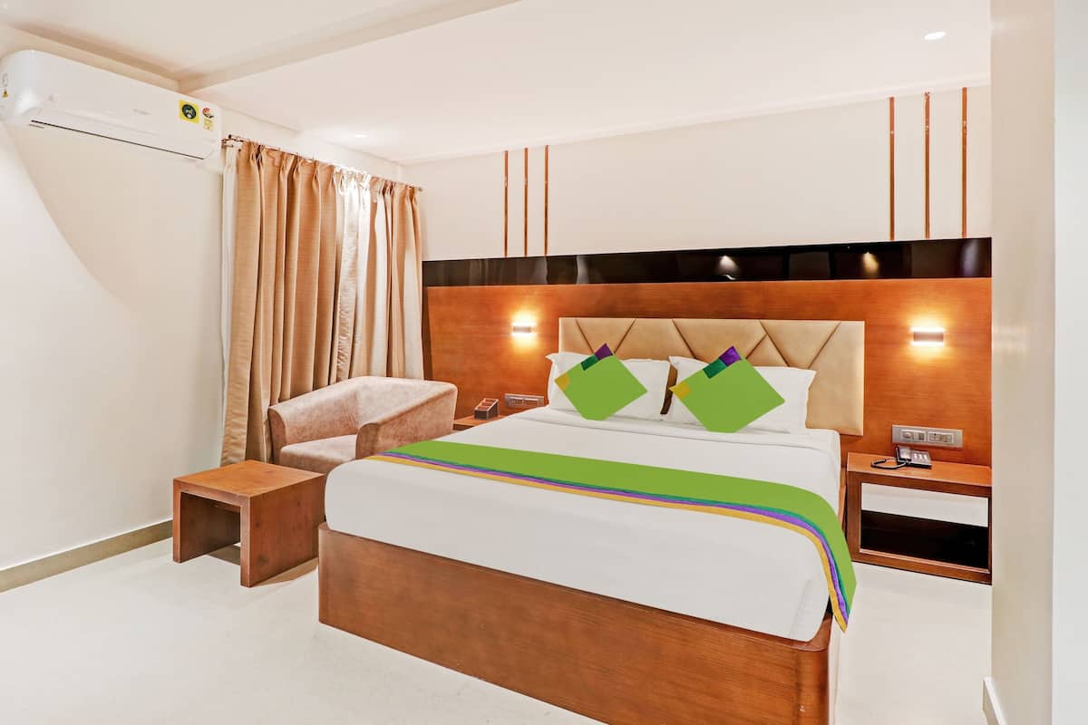 Quarto casal standard | Escrivaninha