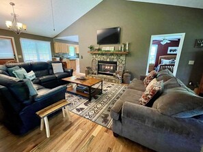 TV connectée, cheminée, baby-foot