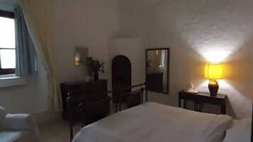 8 Schlafzimmer