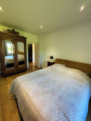 3 Schlafzimmer, Bügeleisen/Bügelbrett, kostenloses WLAN, Bettwäsche