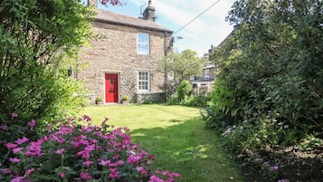 Cottage | Interior