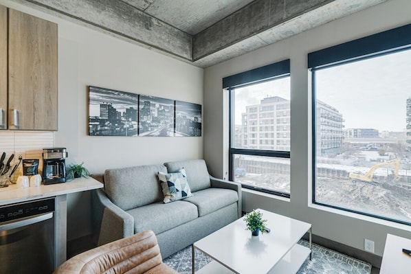 Condo, 1 cama Queen e sofá-cama, cozinha, vista para a cidade (Sable 302) | Vista do quarto