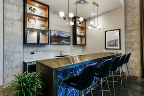 Condo, 1 Queen Bed with Sofa bed, City View | Dining