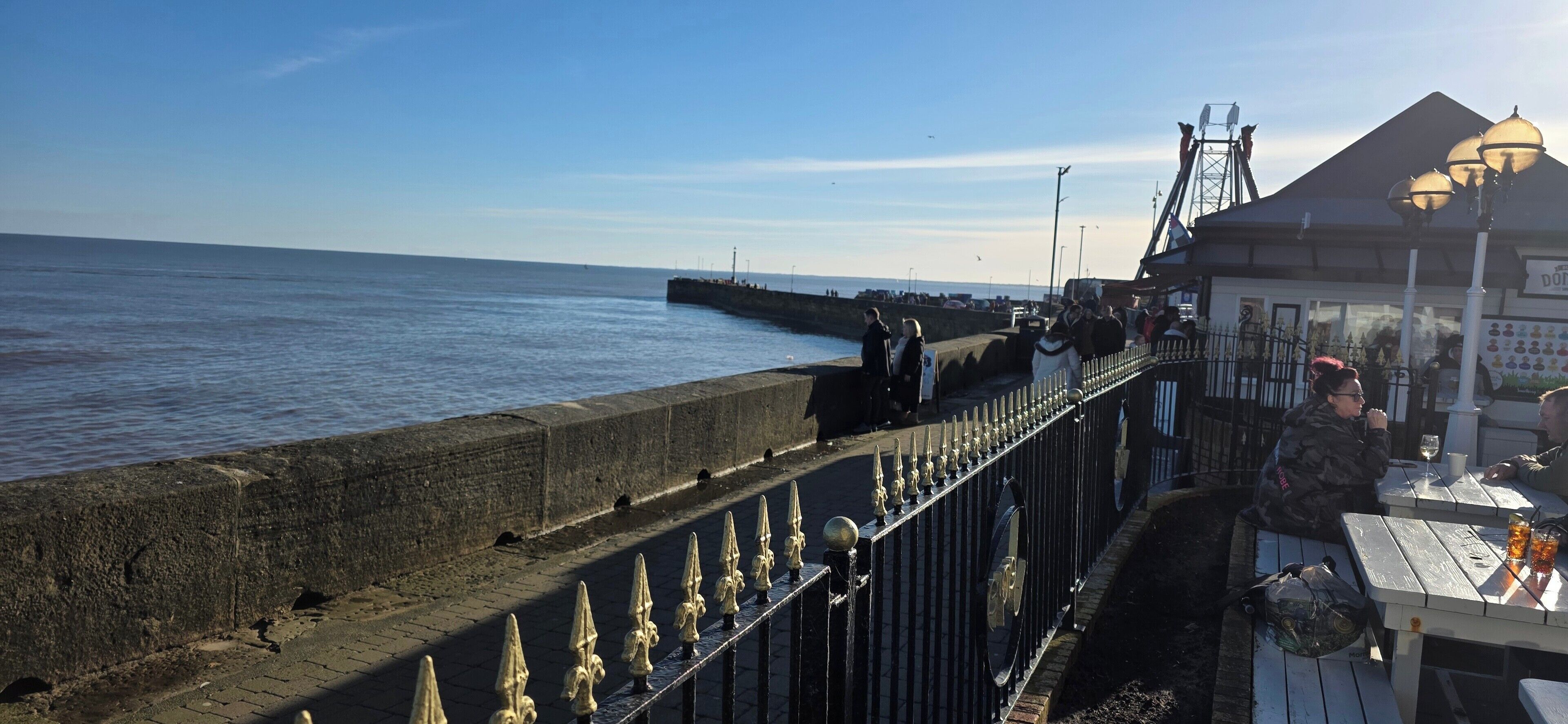 รับประทานอาหารกลางแจ้ง