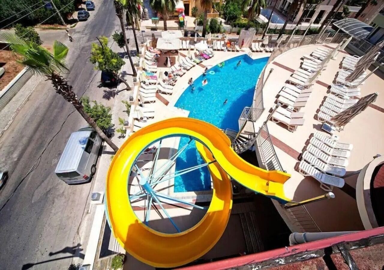 Außenpool (je nach Saison geöffnet)