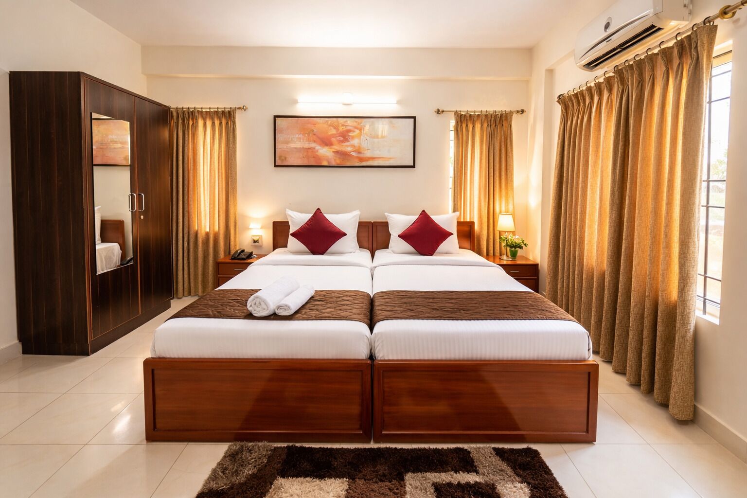 Phòng 2 giường đơn Deluxe | Bộ trải giường bằng vải cotton Ai Cập, bộ đồ giường cao cấp 