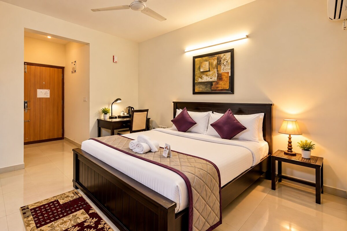Deluxe Double Room | Egyptian cotton sheets, premium bedding, WiFi (free)