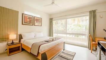Deluxe Studio Suite | Egyptian cotton sheets, premium bedding, individually decorated