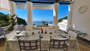 Outdoor dining - Casa del Solitario Capri (Capri)