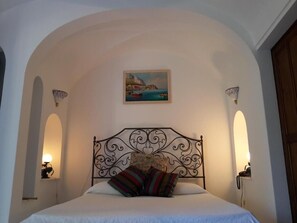 In-room safe, blackout curtains, iron/ironing board, free WiFi - Casa del Solitario Capri (Capri)
