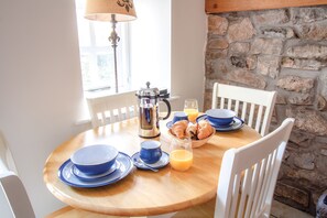 Comfort Cottage | Dining room - Berry Hall - Porty Eynon (Swansea)