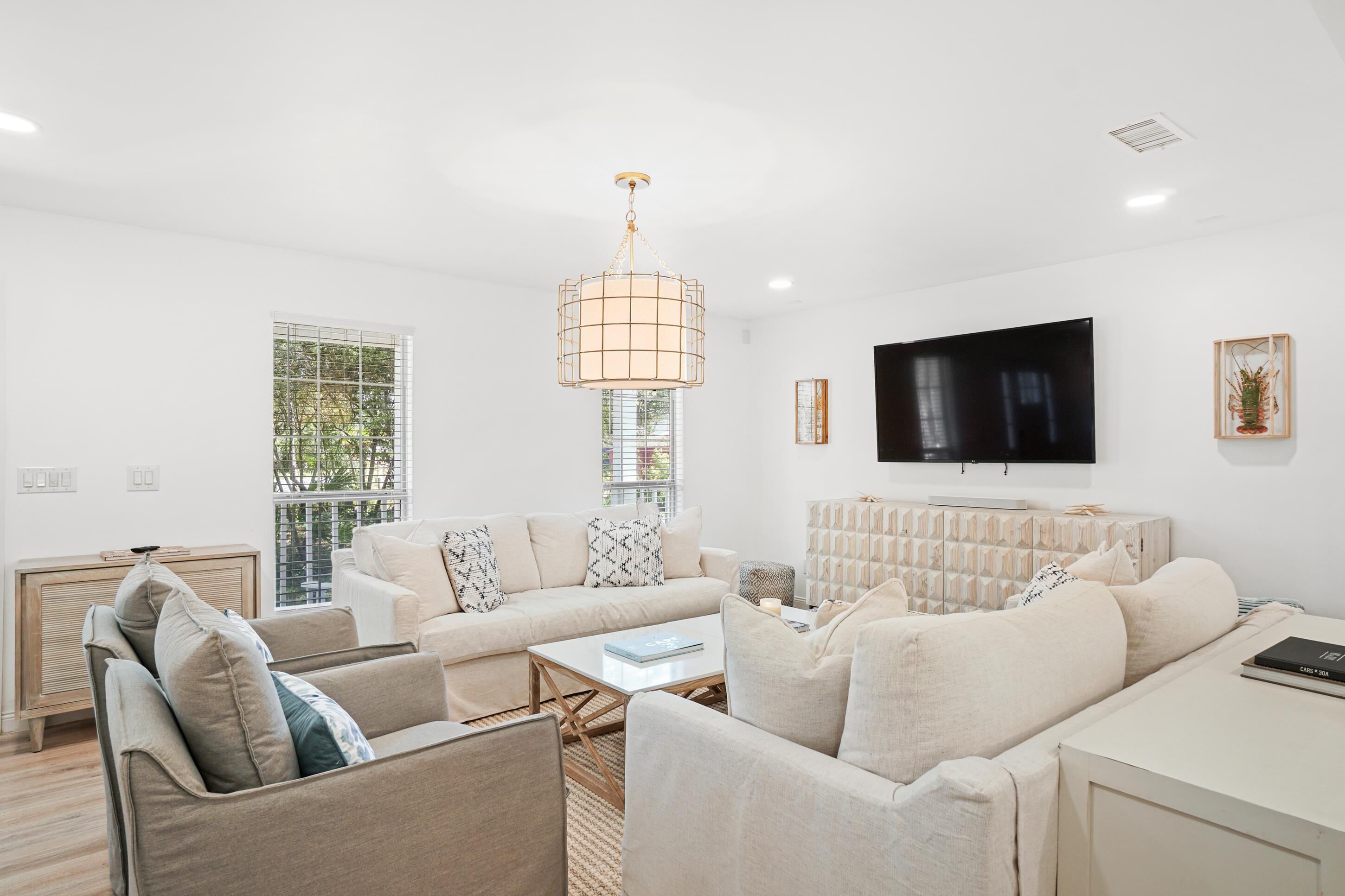 30A Beach House  **Sleeps 17** Beach Access, Free Round Golf Daily!