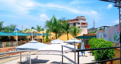 Hill Top Hotel Semuto