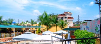 Hill Top Hotel Semuto