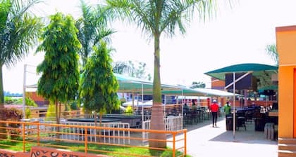 Hill Top Hotel Semuto