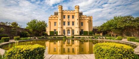 อพาร์ทเมนท์, เตียงควีนไซส์ 1 เตียง และโซฟาเบด | บริเวณภายนอก