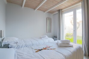 1 bedroom, iron/ironing board, free WiFi - Cosy family house for 6 in Les Portes en Ré (Les Portes-en-Ré)