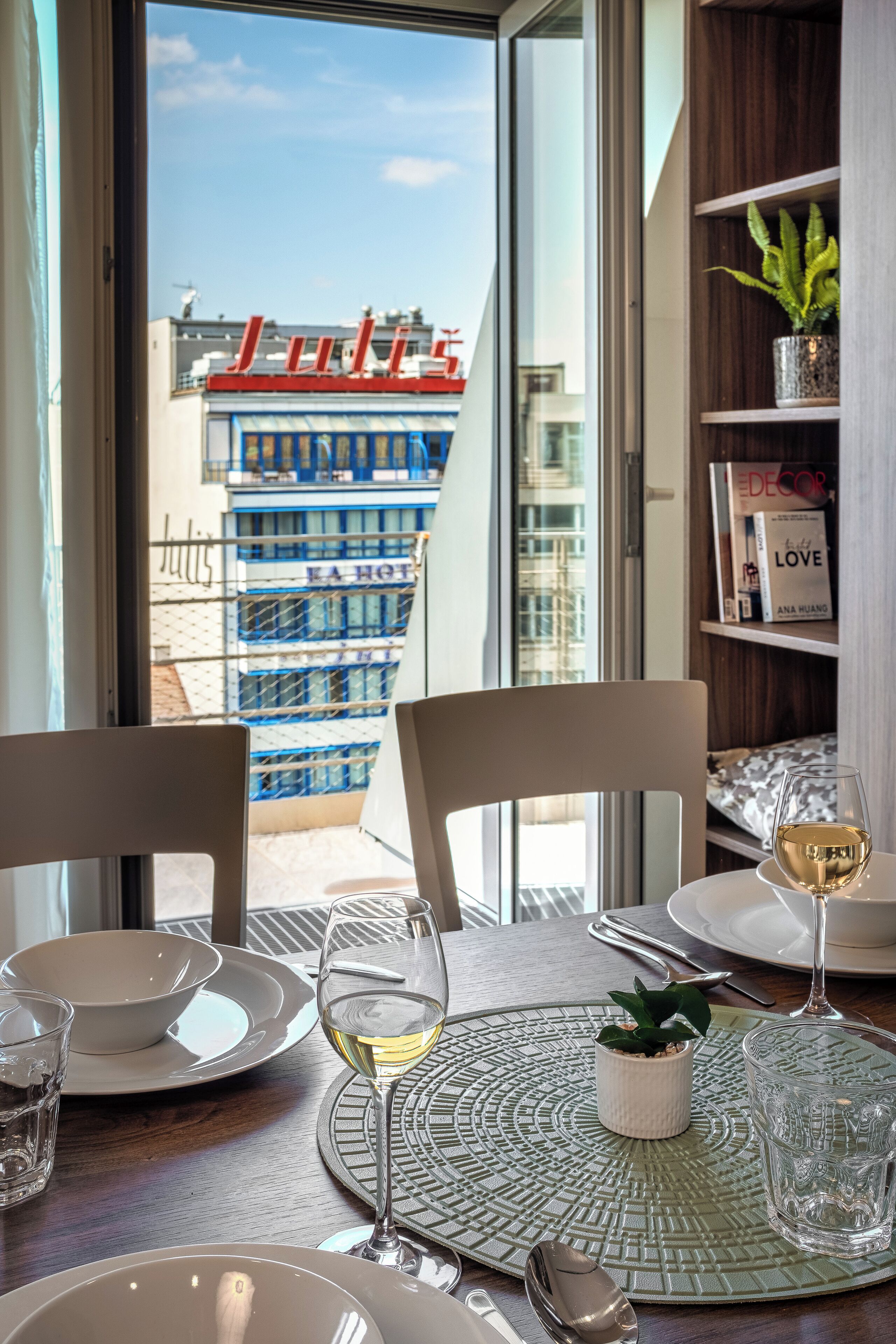 Luksus-studiosuite | Spiseområde på rommet