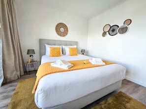Iron/ironing board, free WiFi, bed sheets