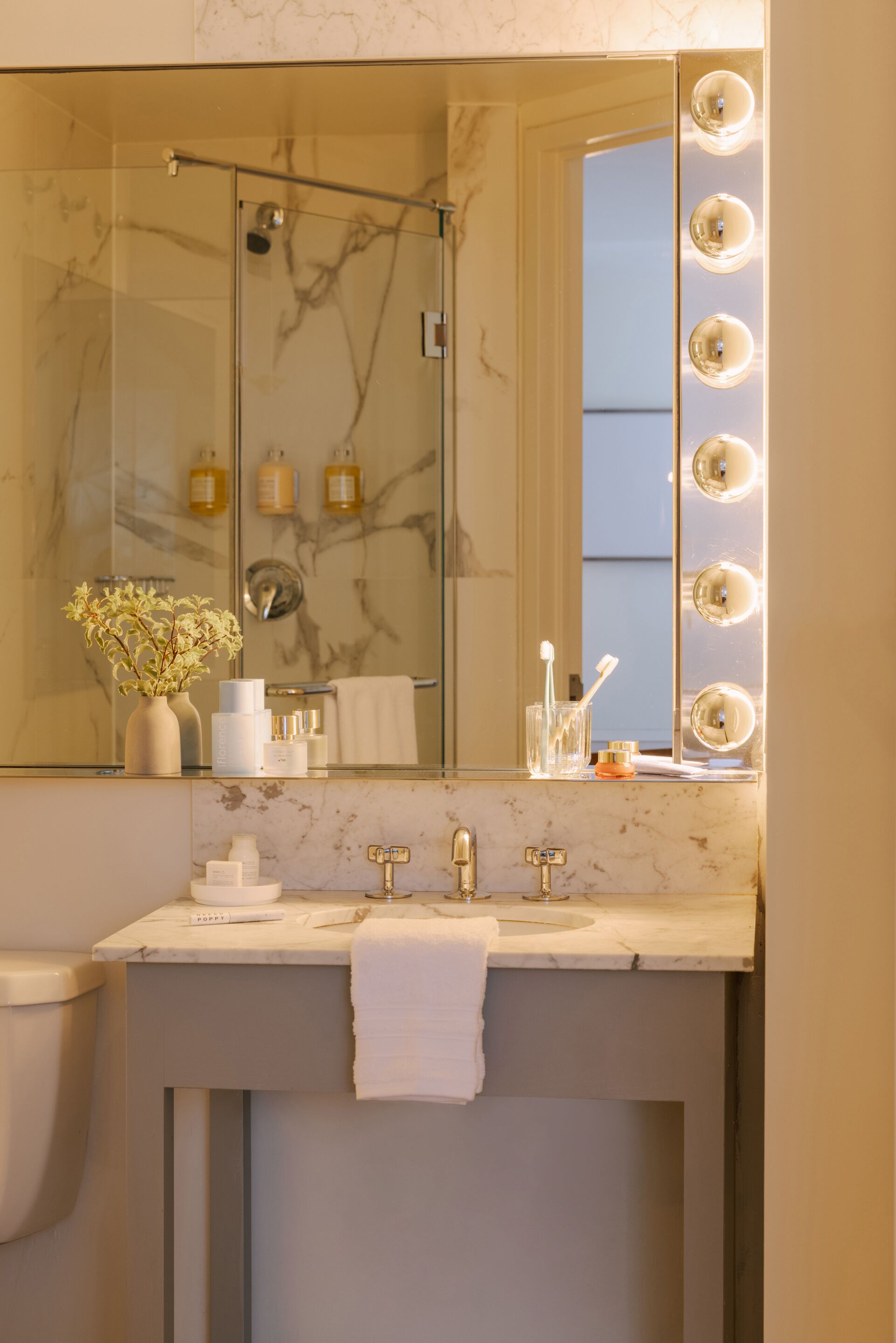 Sonder Henri on 24 | King Room